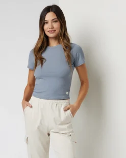 Pose Fitted Tee
