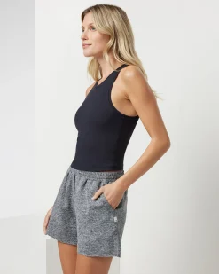 Pose Plyo Tank