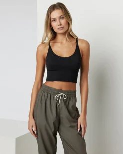 Quince Seamless Crop