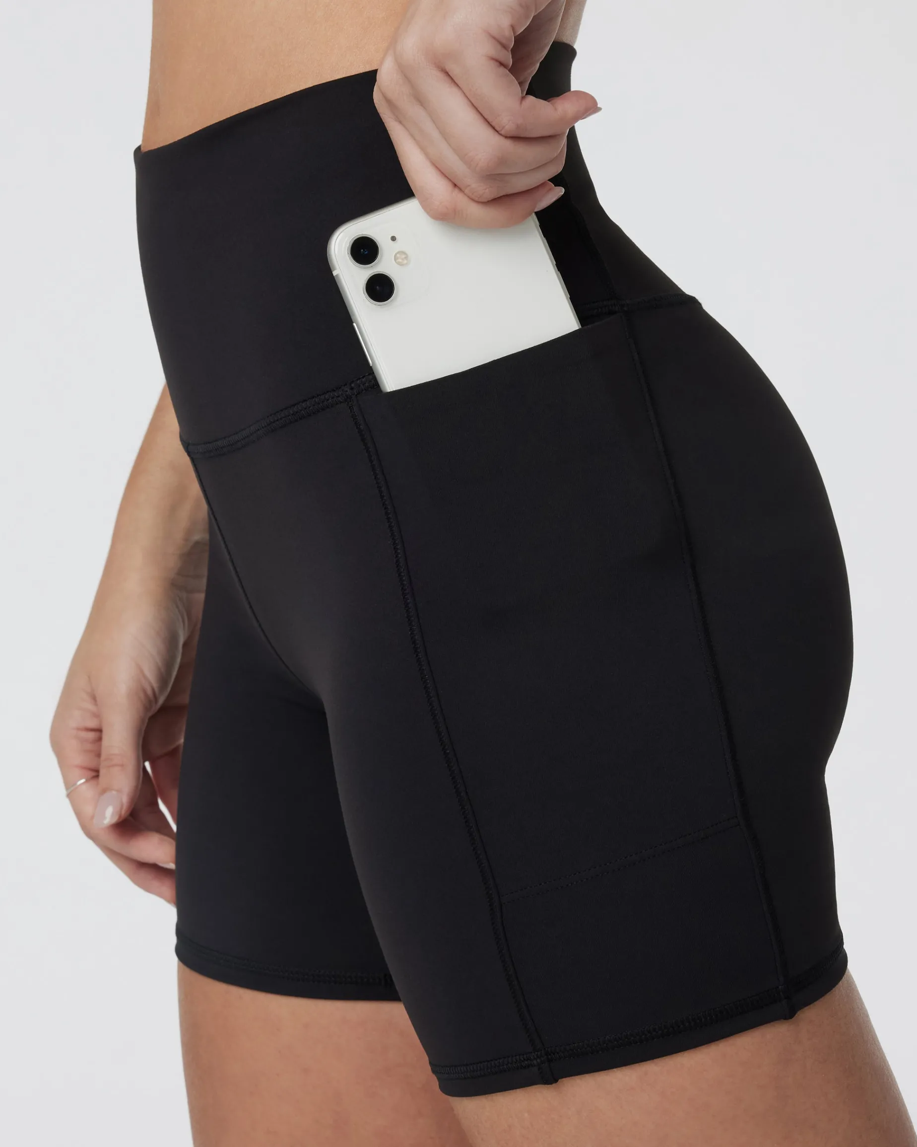 Studio Pocket Short